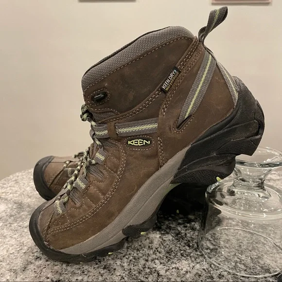 7.5 KEEN WOMENS CIRCADIA MID TOP WATERPROOF HIKING LIGHTLY USED - Picture 3 of 14